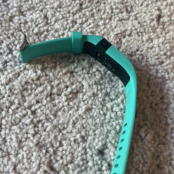 Great condition fitbit charge HR - Picture 4 of 4